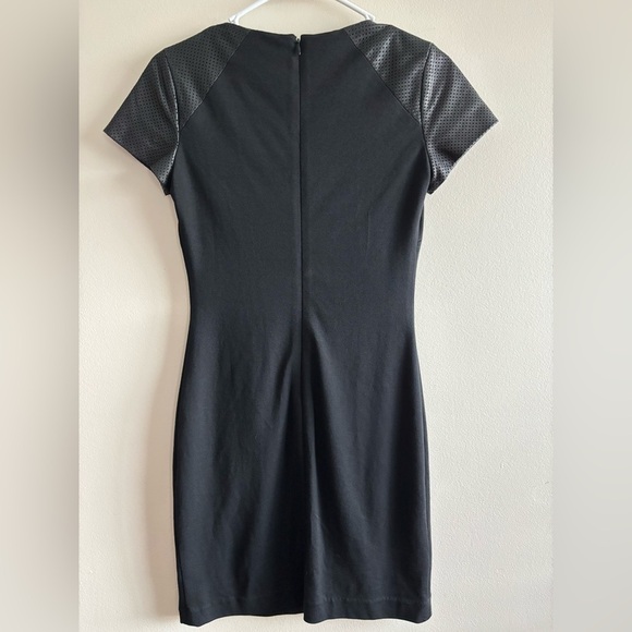 Aqua Elegant Black mini Dress with Textured leather Shoulders Sz XS - Picture 2 of 11